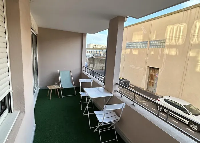 Cosy Au Coeur De Avec Balcon Detente شقة